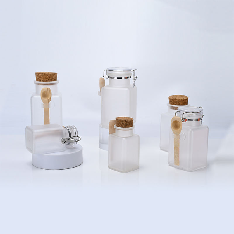 Frosted ABS Plastic Bath Salt Packaging Jars With Wood Spoon And Cork Lid