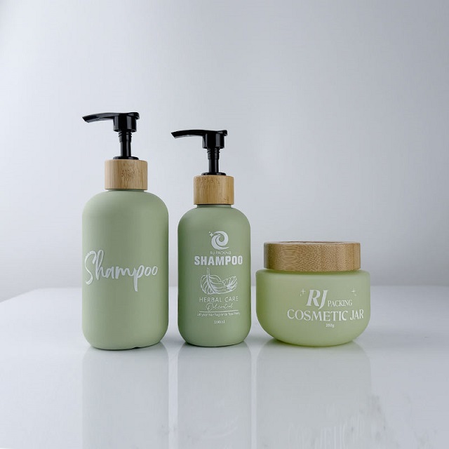 Green Soft Touch Cosmetic Packaging Bottle