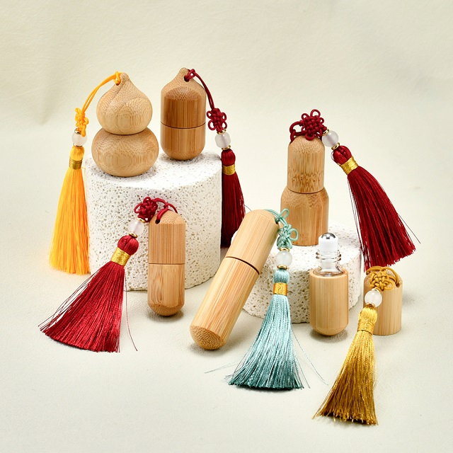 Chinese Style 1ml 2ml 5ml Bamboo Essential Oil Roller on Bottle Repackaging Empty Perfume Bottle with Tassel