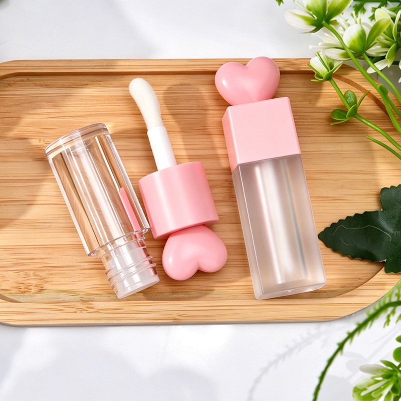 Love-Type Lip Gloss Tube Container Clear Cosmetic Empty Tube for Lipstick Blush Lipgloss Tube With Big Brush